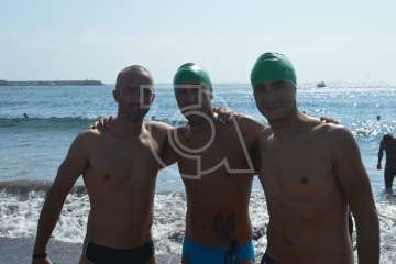  Cristo Cárdenes e Iria Otero, vencedores de la XVI Travesía a Nado de Salinetas (Foto TA)